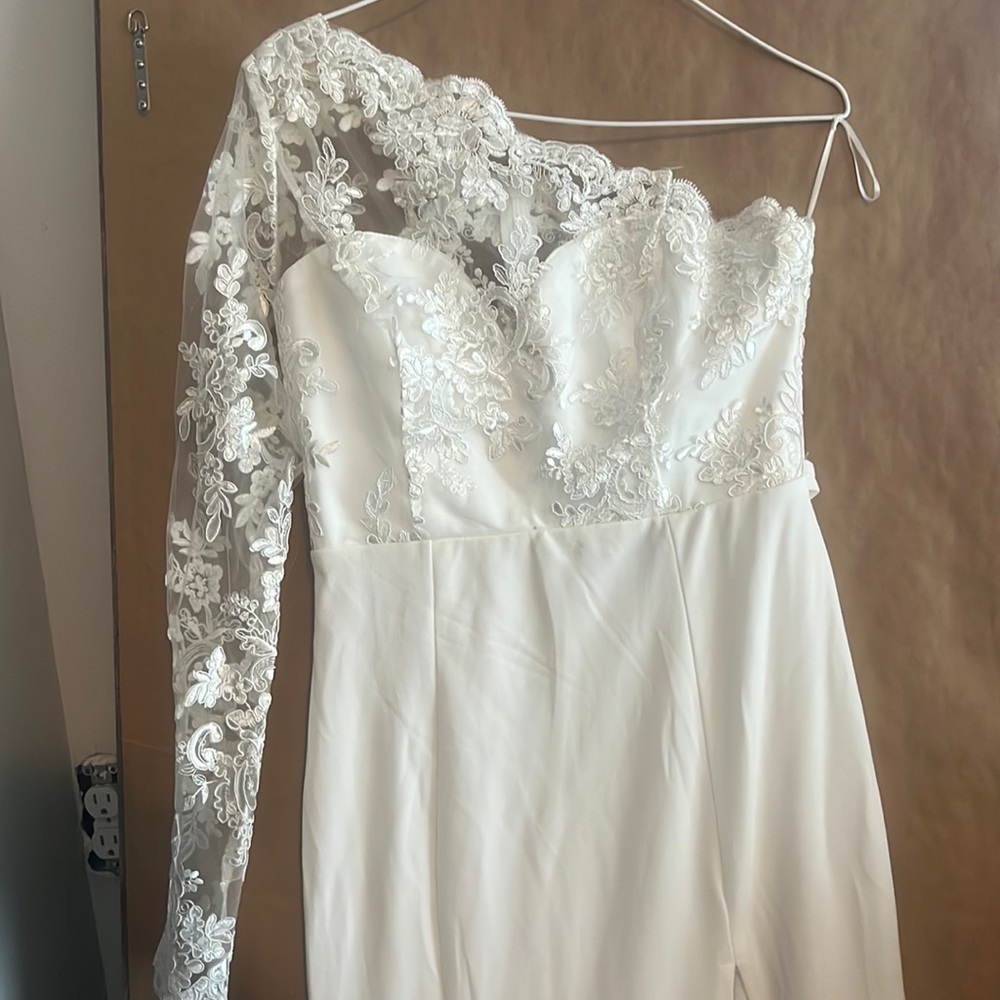 White long dress size m new never used